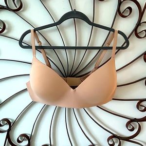 VICTORIA’S SECRET T-Shirt Bra